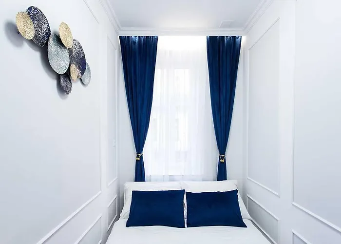 Luxurious King And Queen Bed Park4free Budapest