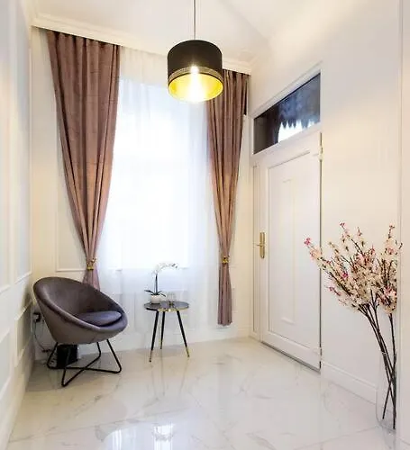 Appartement Luxurious King And Queen Bed Park4free