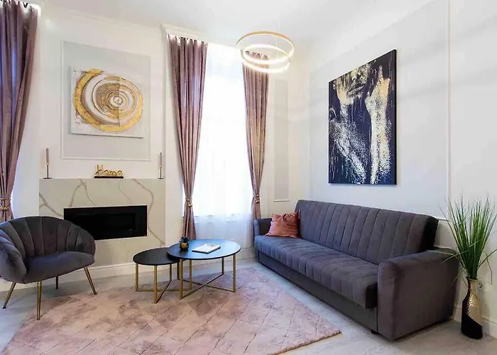 Luxurious King And Queen Bed Park4free *